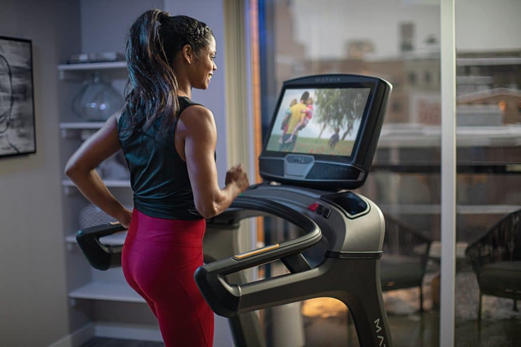 Treadmill with Quality Screen